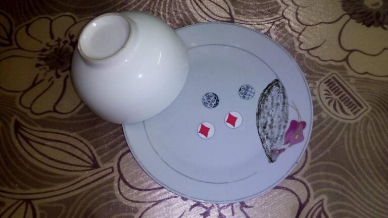 Cách Chơi Xóc Đĩa Ngoài Đời Thật Dễ Thắng Với Các Mẹo Hay